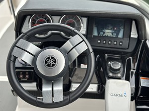 YAMAHA 242 X E-SERIES 18