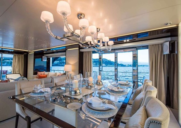 Soulmate DL34 Interior dining