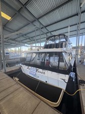 2005 Meridian 490 Pilothouse 3