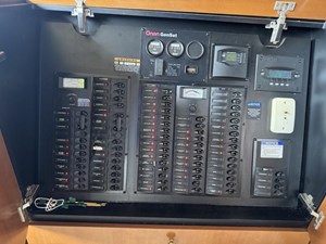2005 Meridian 490 Pilothouse 16