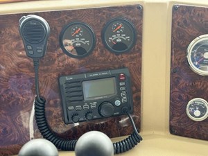 2005 Meridian 490 Pilothouse 19