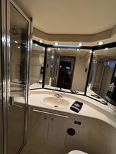 2005 Meridian 490 Pilothouse 28