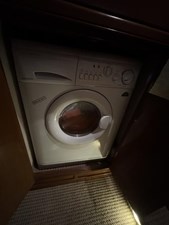 2005 Meridian 490 Pilothouse 31