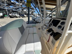 Robalo R222 Center Console 1 