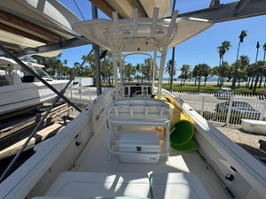 Robalo R222 Center Console 10 