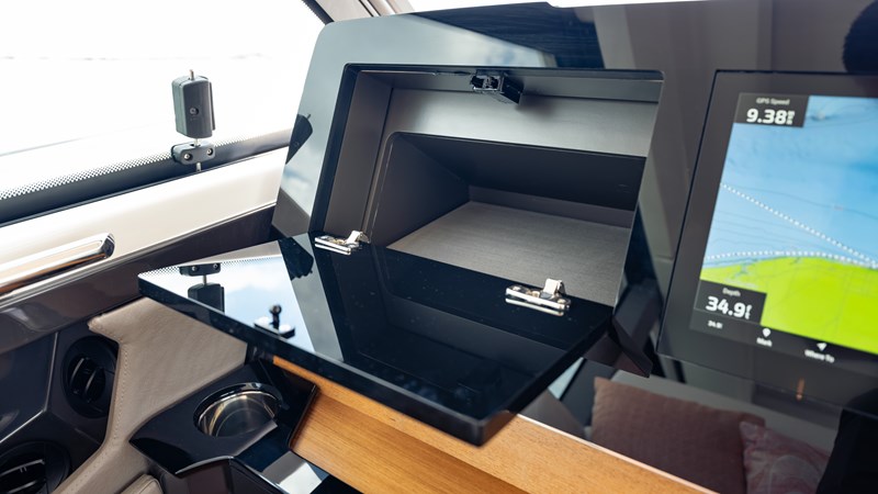 2024 Tiara Yachts 48 LE