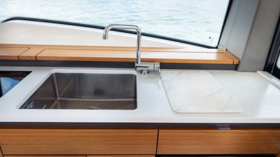 2024 Tiara Yachts 48 LE