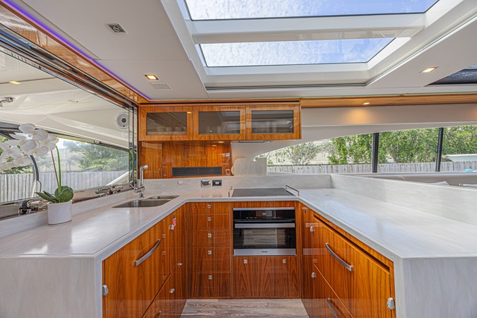 18m RIVIERA 6000 Sport Yacht Platinum Edition 2021 - Yacht for sale