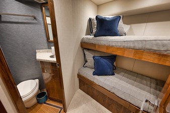 Makara 32 