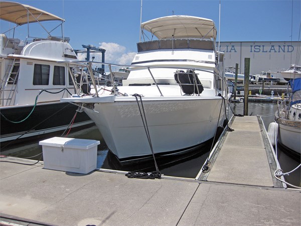 44' VIKING 1988 MOTOR YACHT