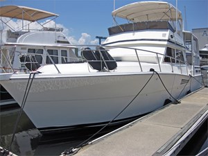 44' Viking 1988 Motor Yacht 3 