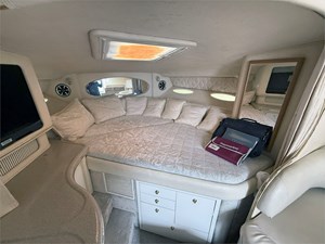 33' Sea Ray 2000 310 Sundancer 14 