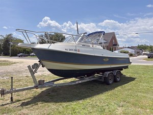 22' Aquasport 2001 225 Explorer 4 