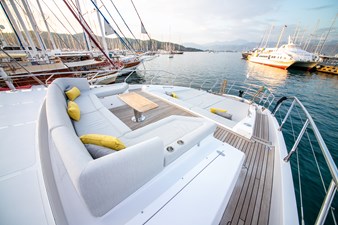 NIRVANA BY THE SEA 6 Foredeck