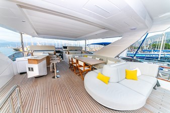NIRVANA BY THE SEA 10 Flybridge