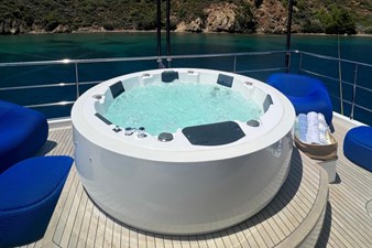 NIRVANA BY THE SEA 13 Flybridge