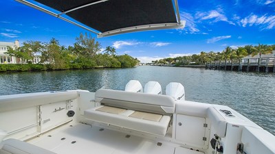 RIKI TIKI 12 Aft cockpit