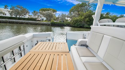 RIKI TIKI 15 Aft facing seating