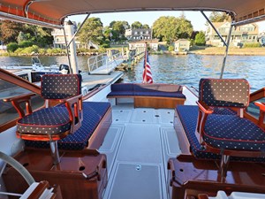 ZIG ZIG 6 ZIG ZIG, Able Wolf Class 44: Bridge Deck, Looking Aft