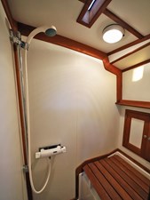 ZIG ZIG 16 ZIG ZIG, Able Wolf Class 44: Shower