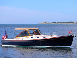 ZIG ZIG 18 ZIG ZIG, Able Wolf Class 44: Starboard Bow at Mishaum