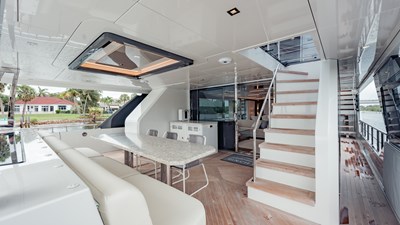 PINCH ME 6 2021 Ocean Alexander 28R