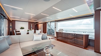 PINCH ME 10 2021 Ocean Alexander 28R