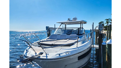 2023 Jeanneau Leader 10.5 WA Series 2| 36' 5 