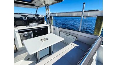 2023 Jeanneau Leader 10.5 WA Series 2| 36' 8 