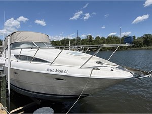 32' Bayliner 2004 305 Express 2 