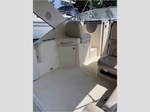 32' Bayliner 2004 305 Express 7 