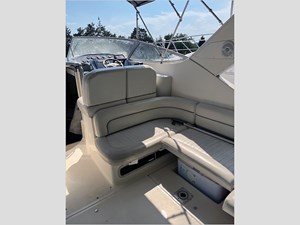 32' Bayliner 2004 305 Express 8 