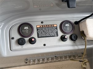 32' Bayliner 2004 305 Express 12 