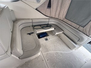 32' Bayliner 2004 305 Express 16 