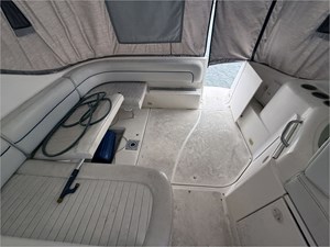 32' Bayliner 2004 305 Express 17 