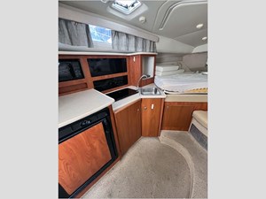 32' Bayliner 2004 305 Express 18 