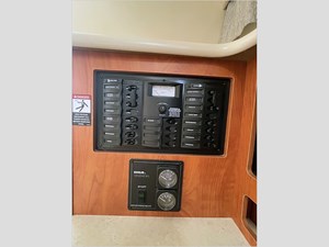 32' Bayliner 2004 305 Express 22 