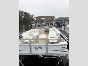26' Crest 2007 2570 LXS 3 