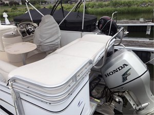 26' Crest 2007 2570 LXS 5 