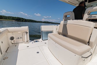 ALL THE RAGE 15 Fwd cockpit seat