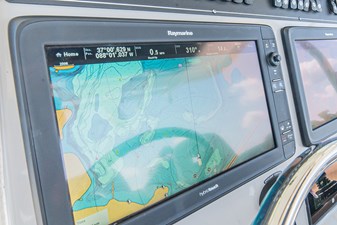 ALL THE RAGE 24 Raymarine Hybridtouch screens