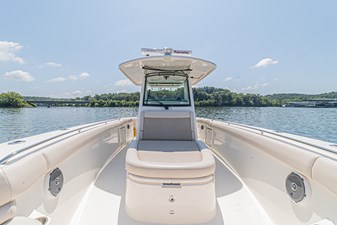 ALL THE RAGE 28 Bow area looking aft