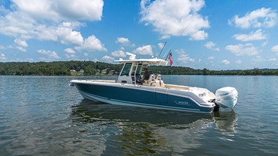 ALL THE RAGE 31 Port quarter profile