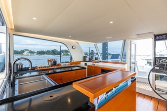 MOONWAVE 14 MOONWAVE, 2012 Gunboat 60: Galley