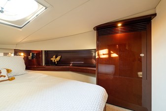 BETTER TOGETHER VI 28 Stbd master stateroom