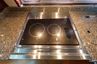 BETTER TOGETHER VI 55 Kenyon cooktop