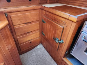 COURAGEOUS LADY 10 Galley 3