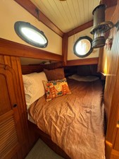 COURAGEOUS LADY 21 Aft Cabin 2