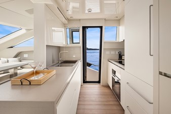 ESSENZA 10 Galley