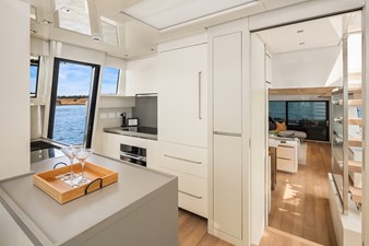 ESSENZA 13 Galley